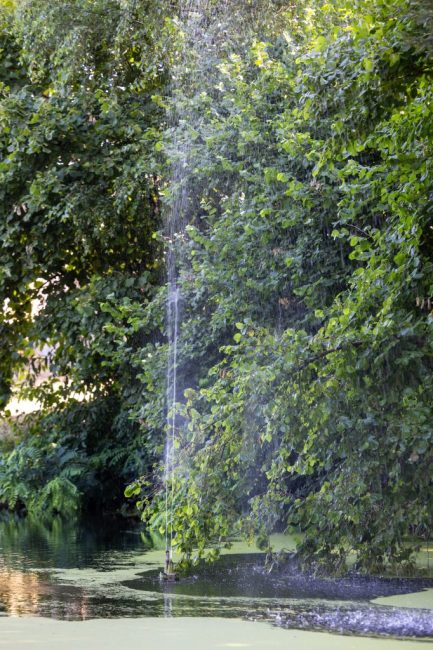 Le Claux D-EON exterieurs00005 jeux d'eau au claux d'éon